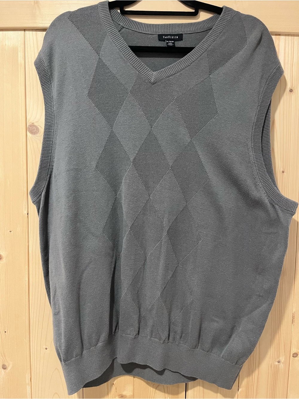 Van Heusen Men’s  Gray Argyle V-Neck Sweater Vest XL ⛳️